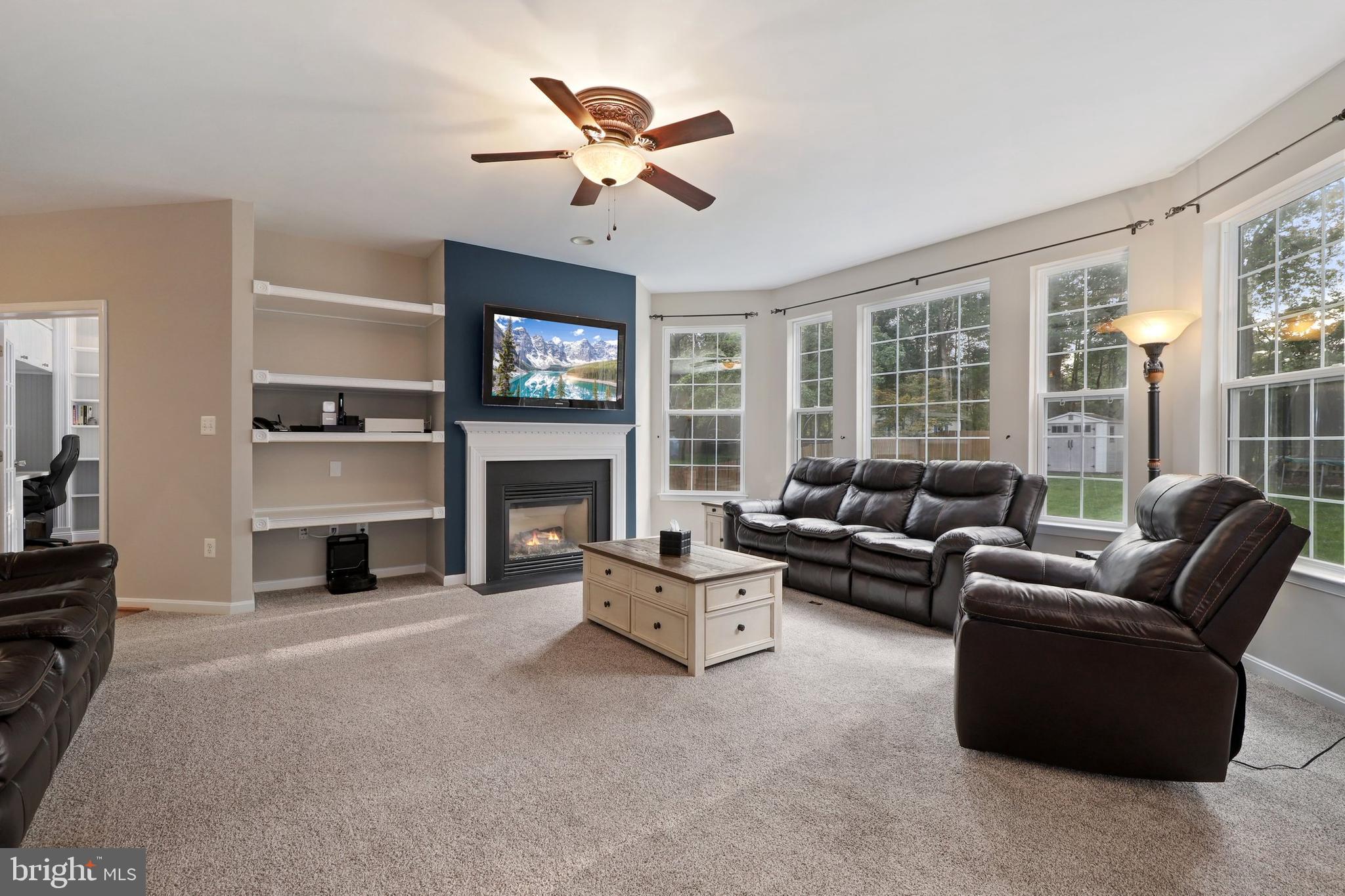 8278 Shimmering Rock Road Gainesville, VA 20155 - Photo 15 of 79