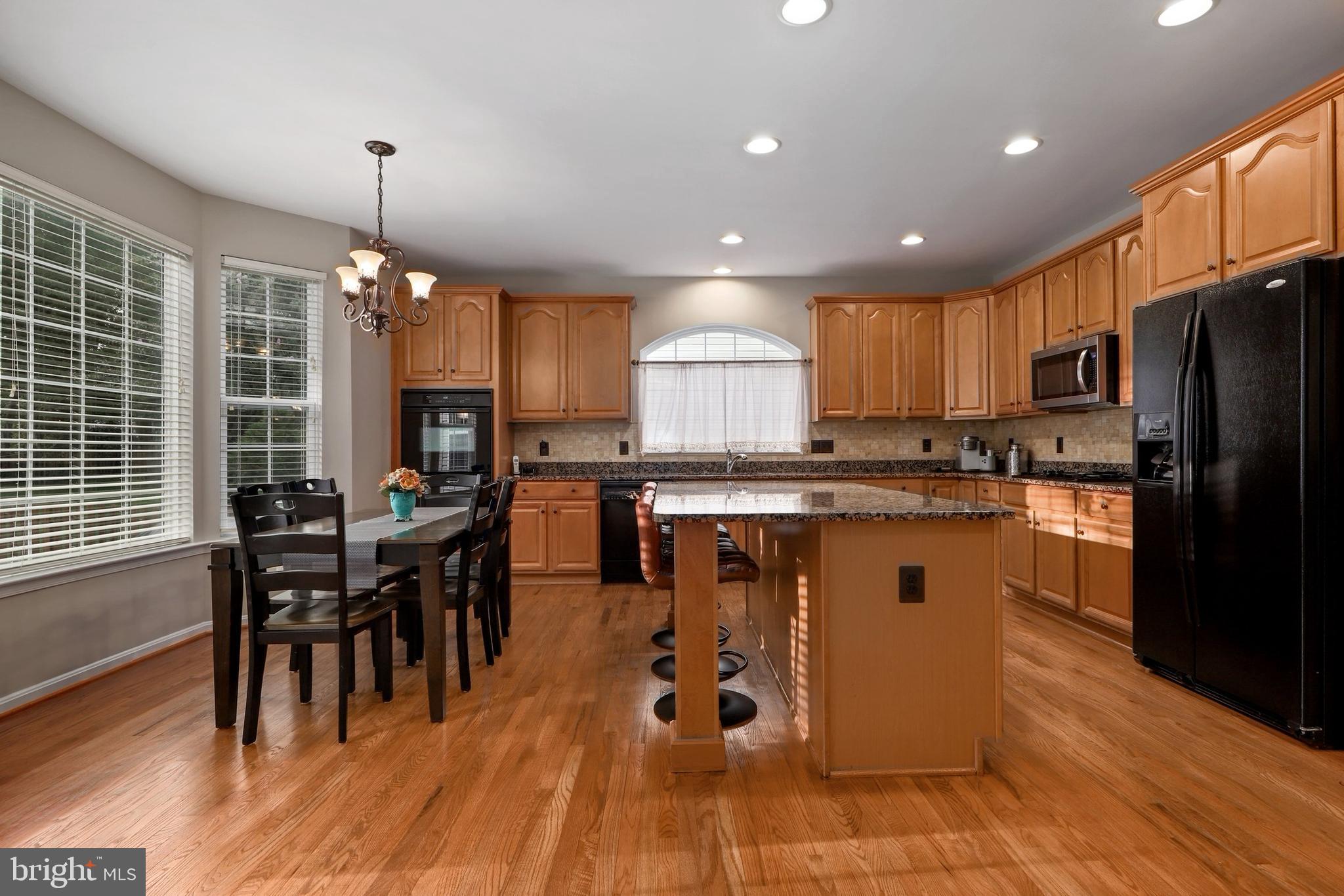 8278 Shimmering Rock Road Gainesville, VA 20155 - Photo 17 of 79