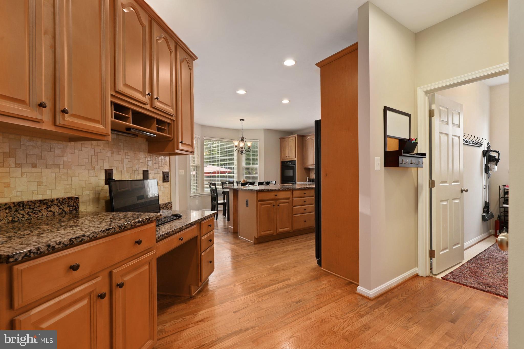 8278 Shimmering Rock Road Gainesville, VA 20155 - Photo 18 of 79