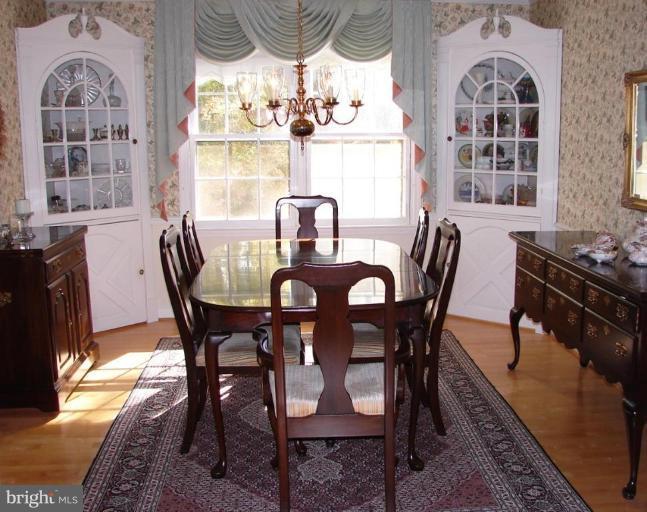 10164 Red Spruce Road Fairfax, VA 22032 - Photo 11 of 30 Dining Room