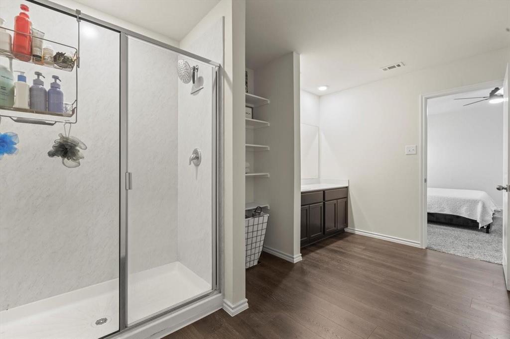 113 Keller Road Royse City, TX 75189 - Photo 14 of 25 a bathroom with a shower and a tub