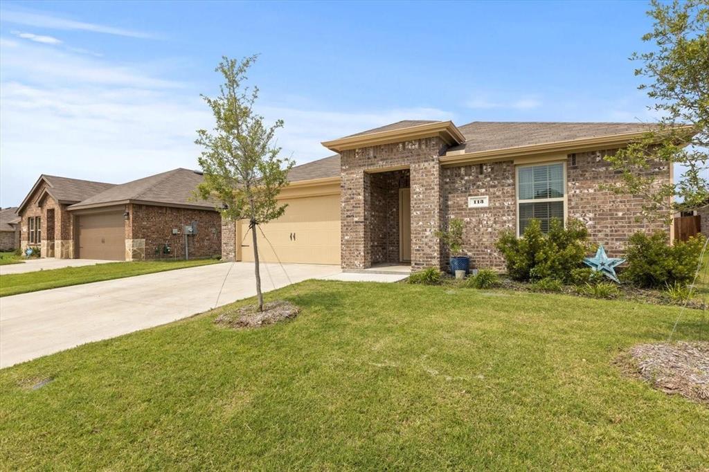 113 Keller Road Royse City, TX 75189 - Photo 24 of 25 front view of a house with a yard