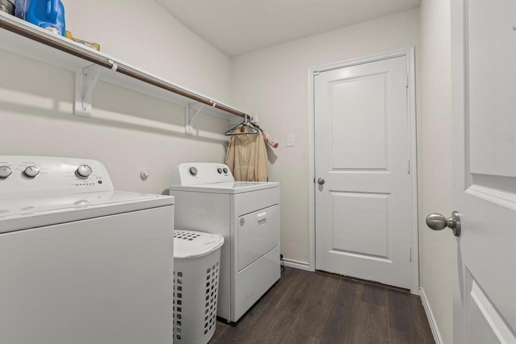 113 Keller Road Royse City, TX 75189 - Photo 4 of 25 a utility room with dryer and washer