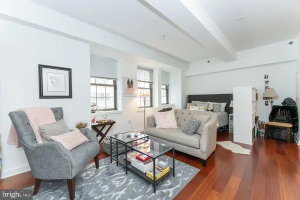 $1,825 | 219-29 South 18th Street, Unit 504, Philadelphia, PA 19103