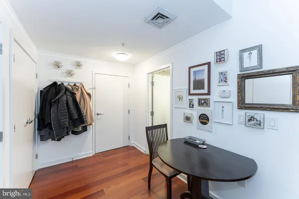 $1,825 | 219-29 South 18th Street, Unit 504, Philadelphia, PA 19103