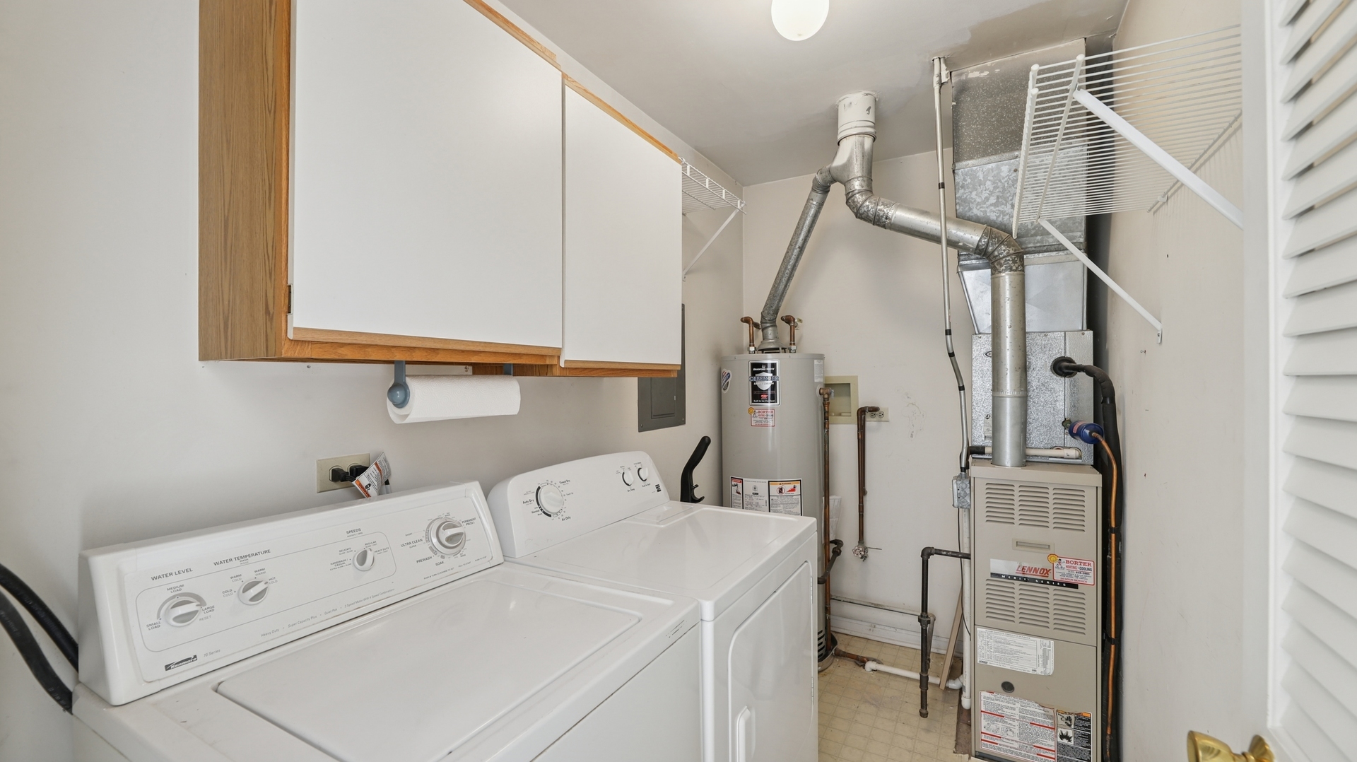 -n155 Windermere Road, Unit 1005 Winfield, IL 60190 - Photo 14 of 16 a utility room with dryer and washer
