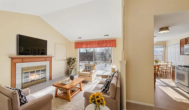 $260,000 | -n155 Windermere Road, Unit 1005, Winfield, IL 60190