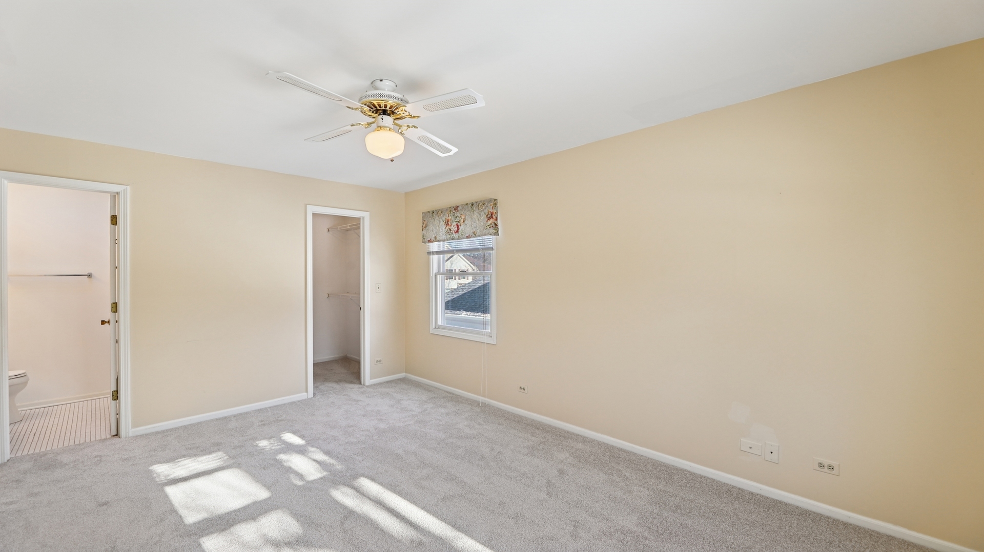 -n155 Windermere Road, Unit 1005 Winfield, IL 60190 - Photo 8 of 16 a view of a livingroom with a window