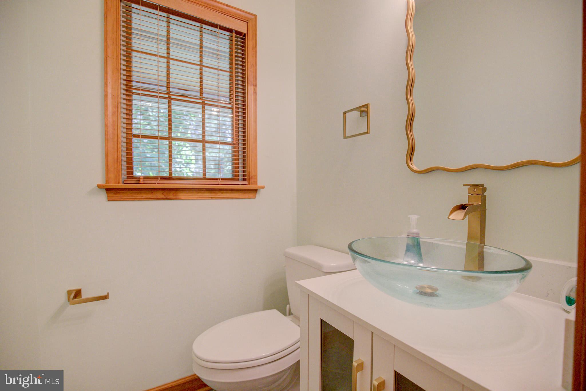 813 Blacks Hill Road Great Falls, VA 22066 - Photo 37 of 92 Renovated Main Level Half Bath