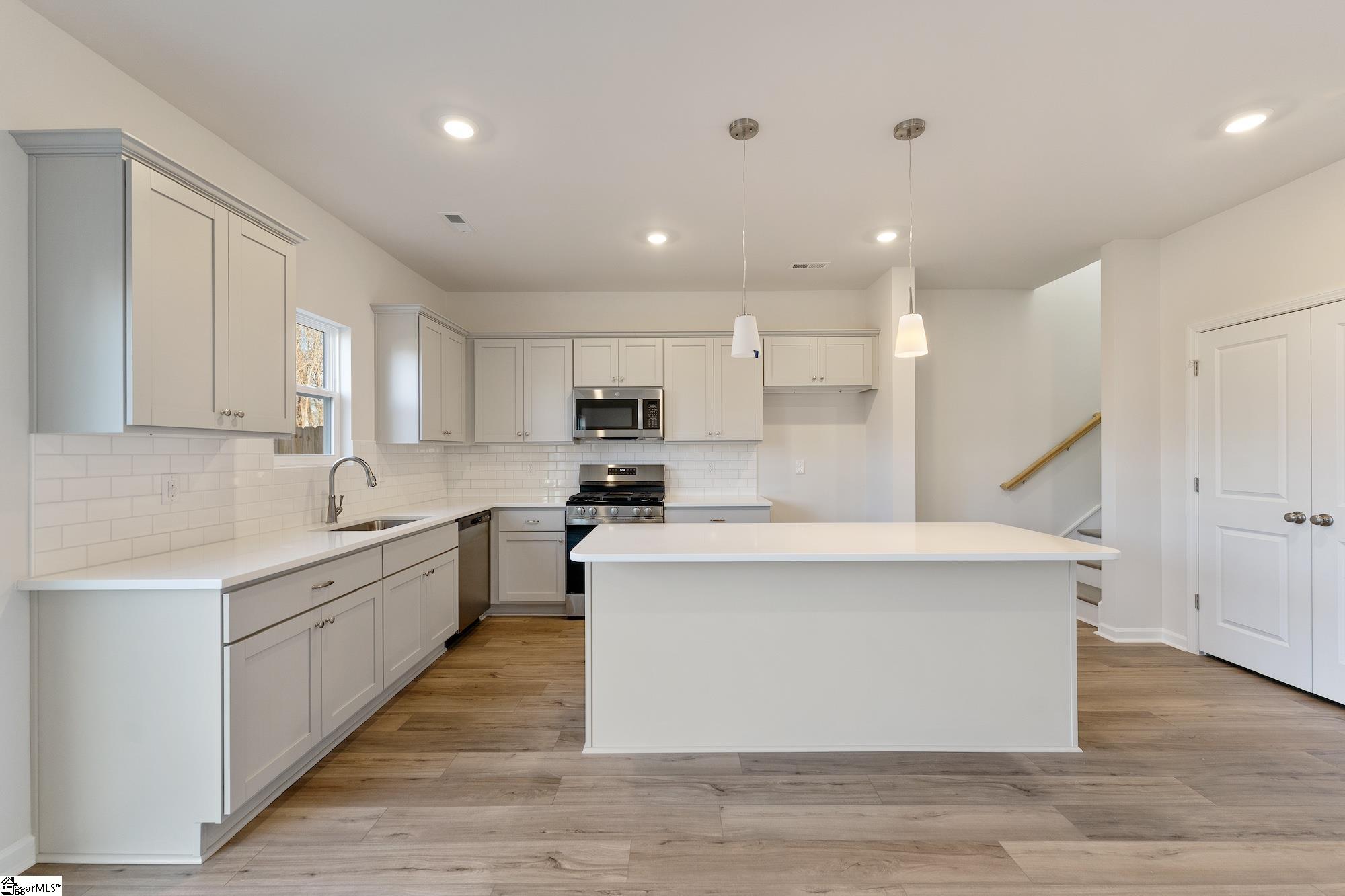 12065 Lansbury Drive Inman, SC 29349 - Photo 6 of 28