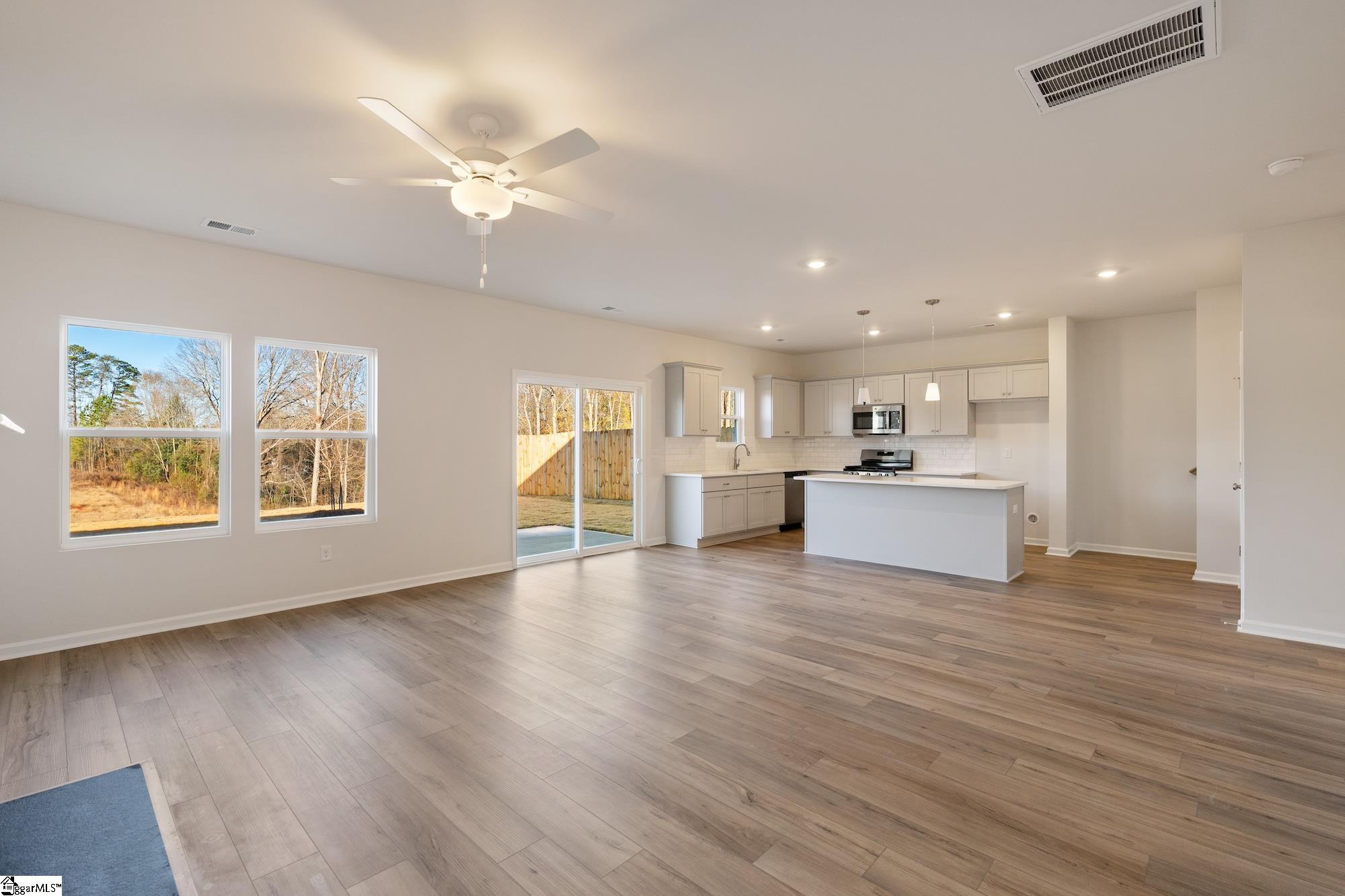 12065 Lansbury Drive Inman, SC 29349 - Photo 10 of 28