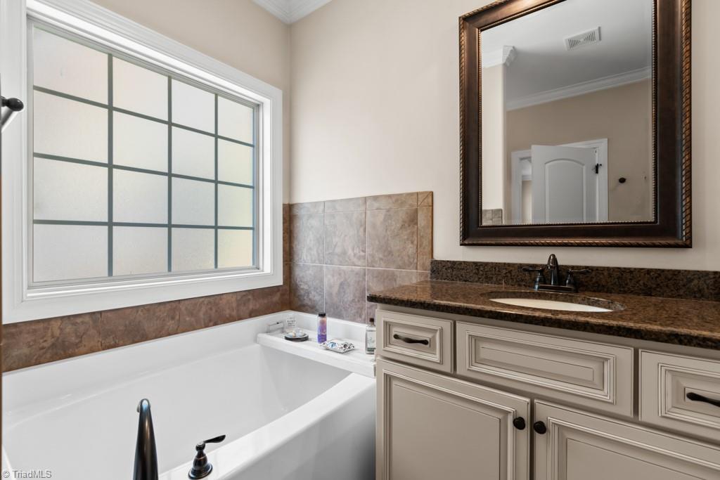 5513 Salem View Road Pfafftown, NC 27040 - Photo 24 of 50