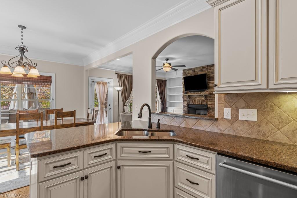 5513 Salem View Road Pfafftown, NC 27040 - Photo 9 of 50