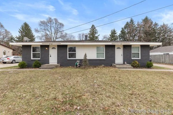 $495,000 | 418 56th Street Southeast, Kentwood, MI 49548