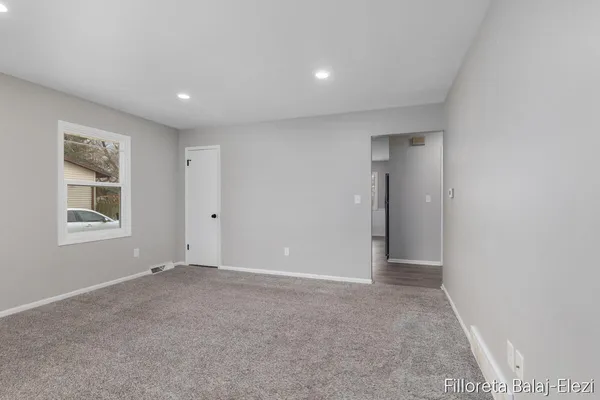 $495,000 | 418 56th Street Southeast, Kentwood, MI 49548