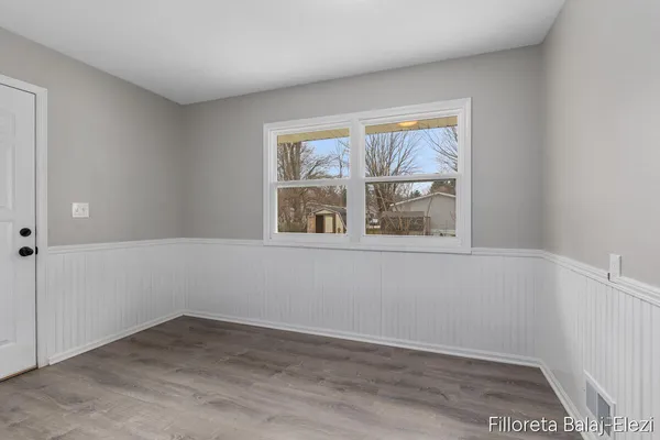 $495,000 | 418 56th Street Southeast, Kentwood, MI 49548