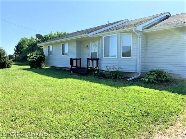 11455 North Nicholson Road Fowlerville, MI 48836 - Photo 3 of 28 IMG_0854.jpg