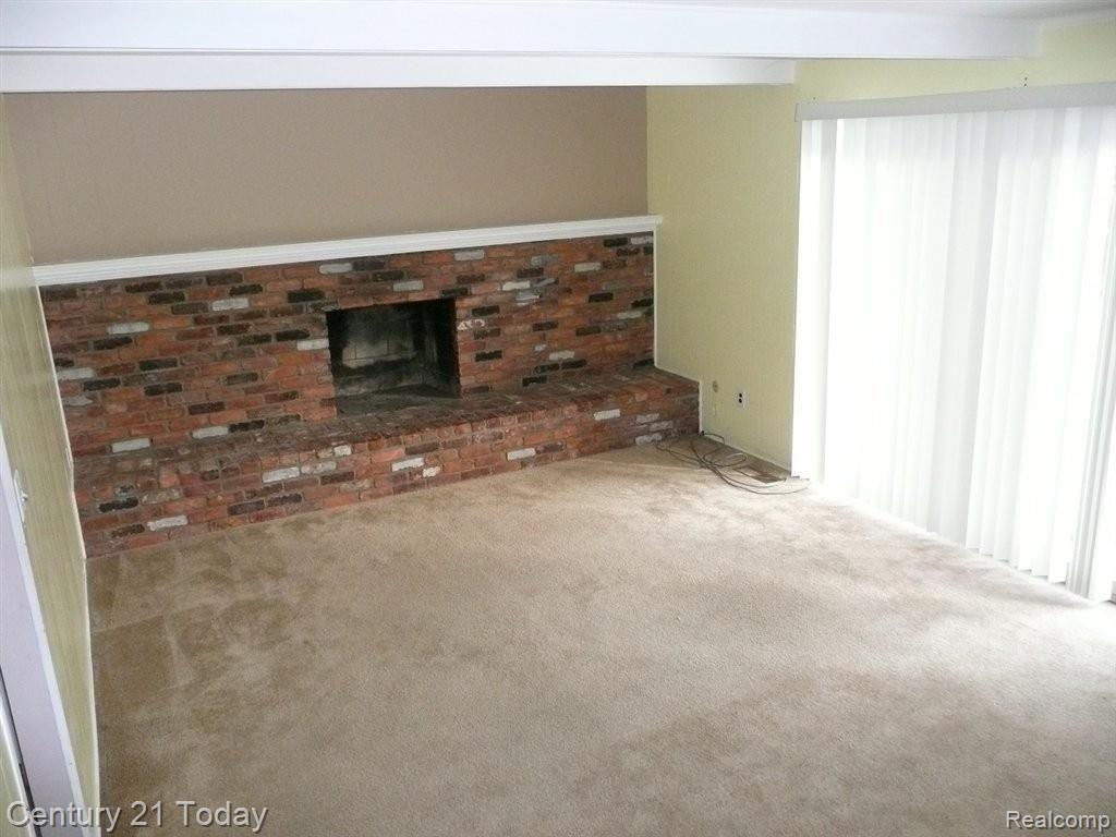 29739 Sugar Spring Road Farmington, MI 48334 - Photo 14 of 25 Family Room 20 x 13