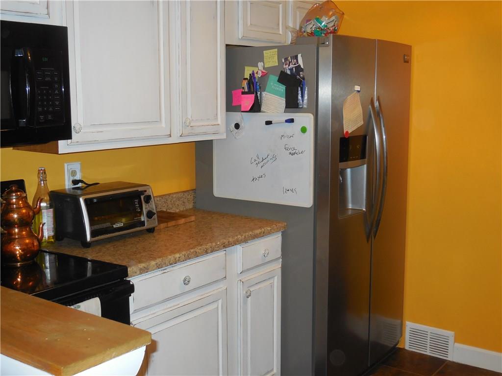 551 Allendale Road Rochester, PA 15074 - Photo 10 of 22 Kitchen has new refrigerator.