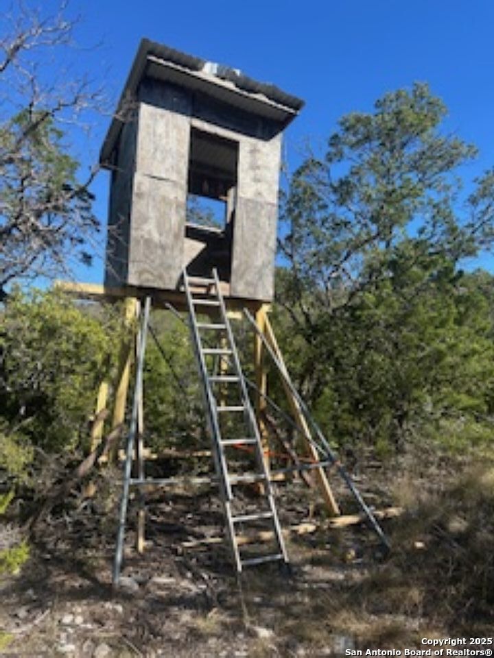 45453 St Rocksprings Tx 78880 Rocksprings, TX 78880 - Photo 14 of 31 a view of statue