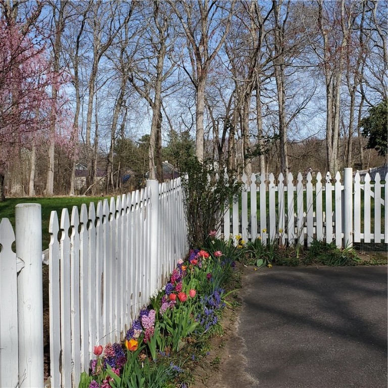 780 Danielson Pike Scituate, RI 02857 - Photo 4 of 47