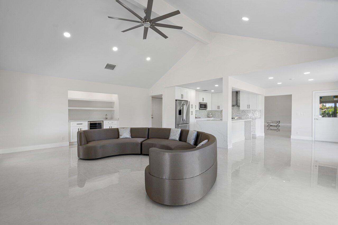 9048 Perth Road Lake Worth, FL 33467 - Photo 8 of 30 2ns Living Area