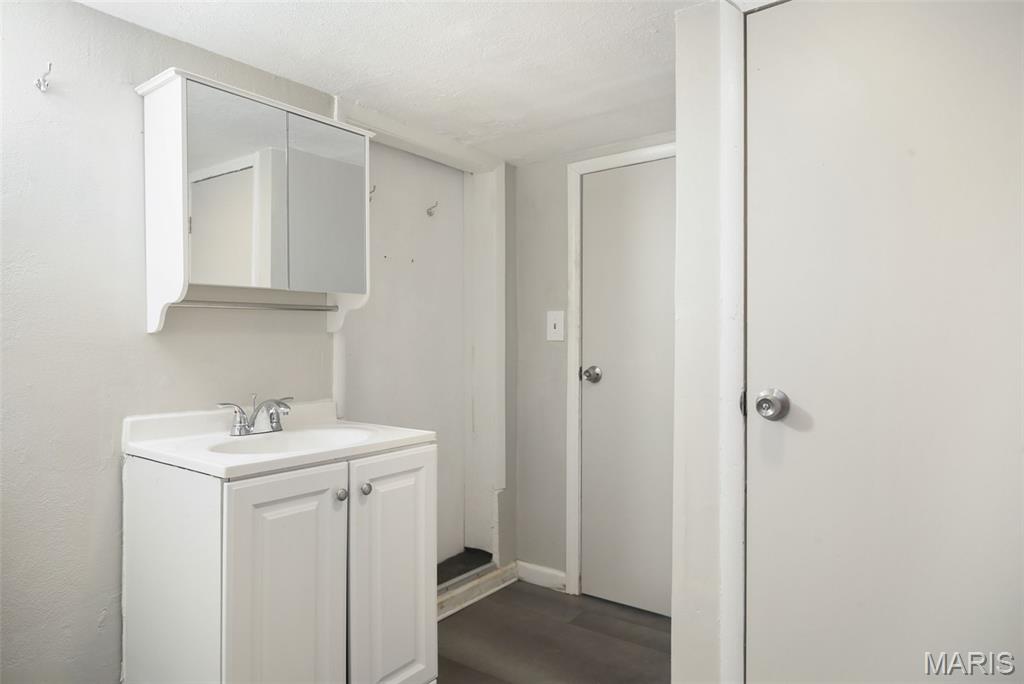 2918 Ridgeway Avenue St. Louis, MO 63114 - Photo 13 of 17 Gallery Image 13