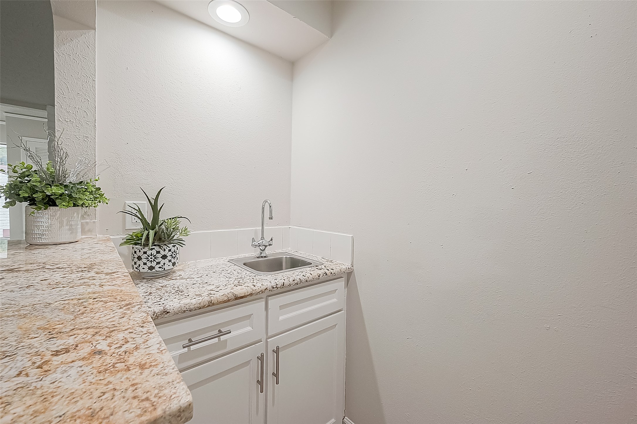 6107 Sanford Road Houston, TX 77096 - Photo 14 of 50
