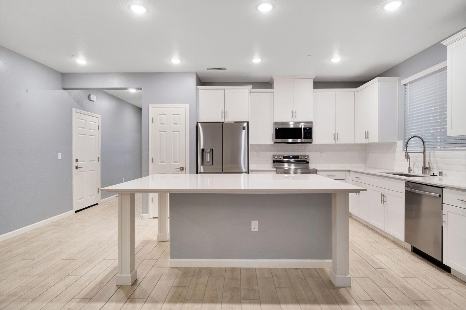 141 Reunion Way South Madera, CA 93636 - Photo 11 of 25