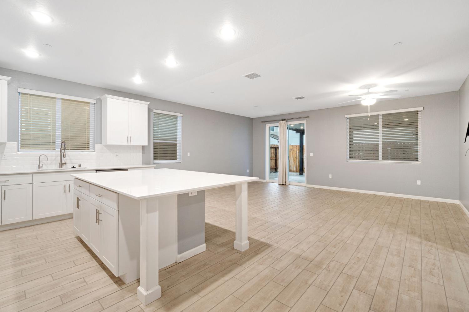 141 Reunion Way South Madera, CA 93636 - Photo 7 of 25