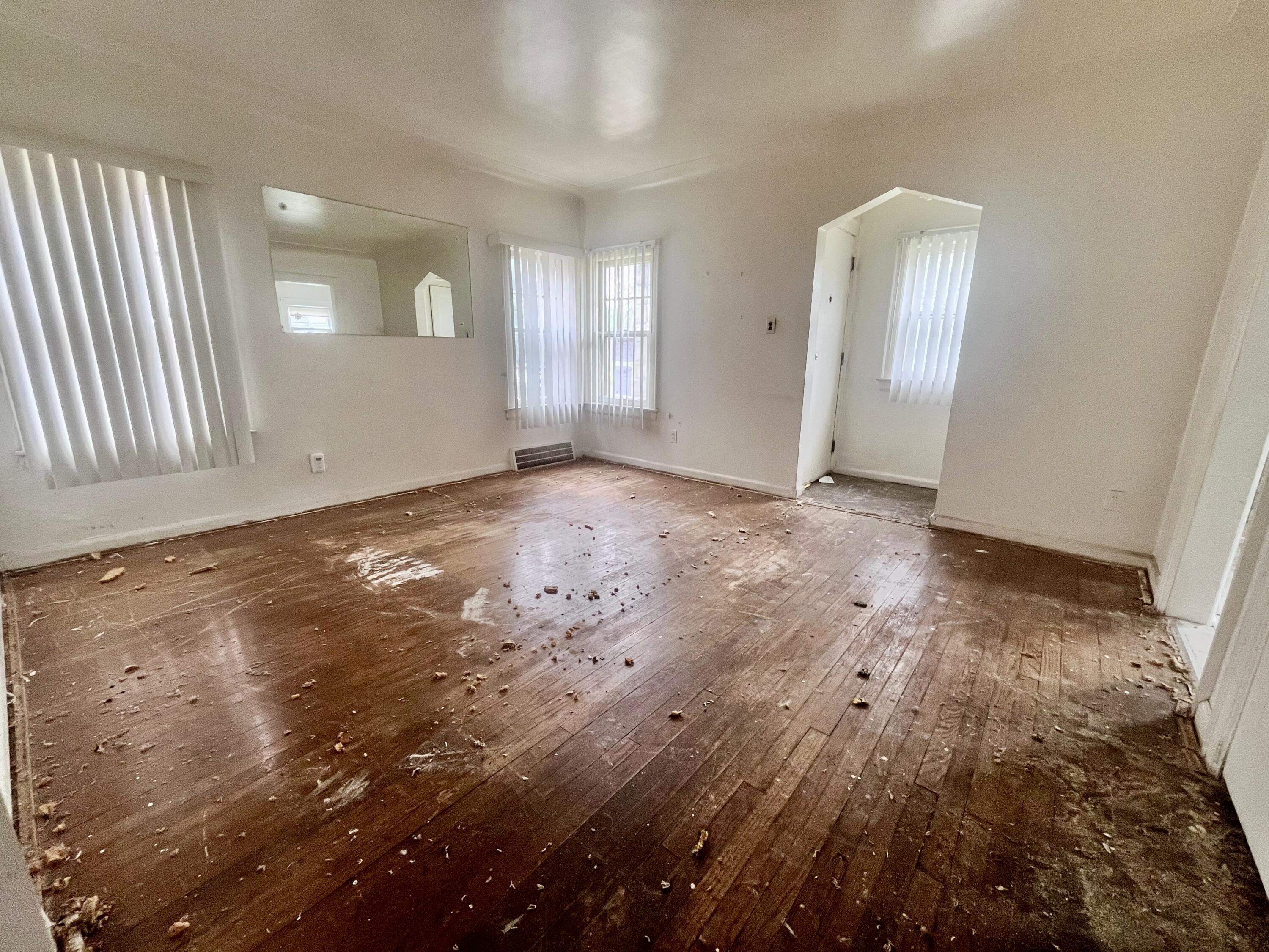 19249 Marx Street Detroit, MI 48203 - Photo 3 of 20 20260520_151514000_iOS 3