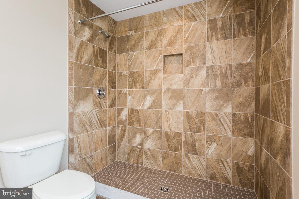 3838 Bullfrog Road Taneytown, MD 21787 - Photo 18 of 28 Oversized shower.