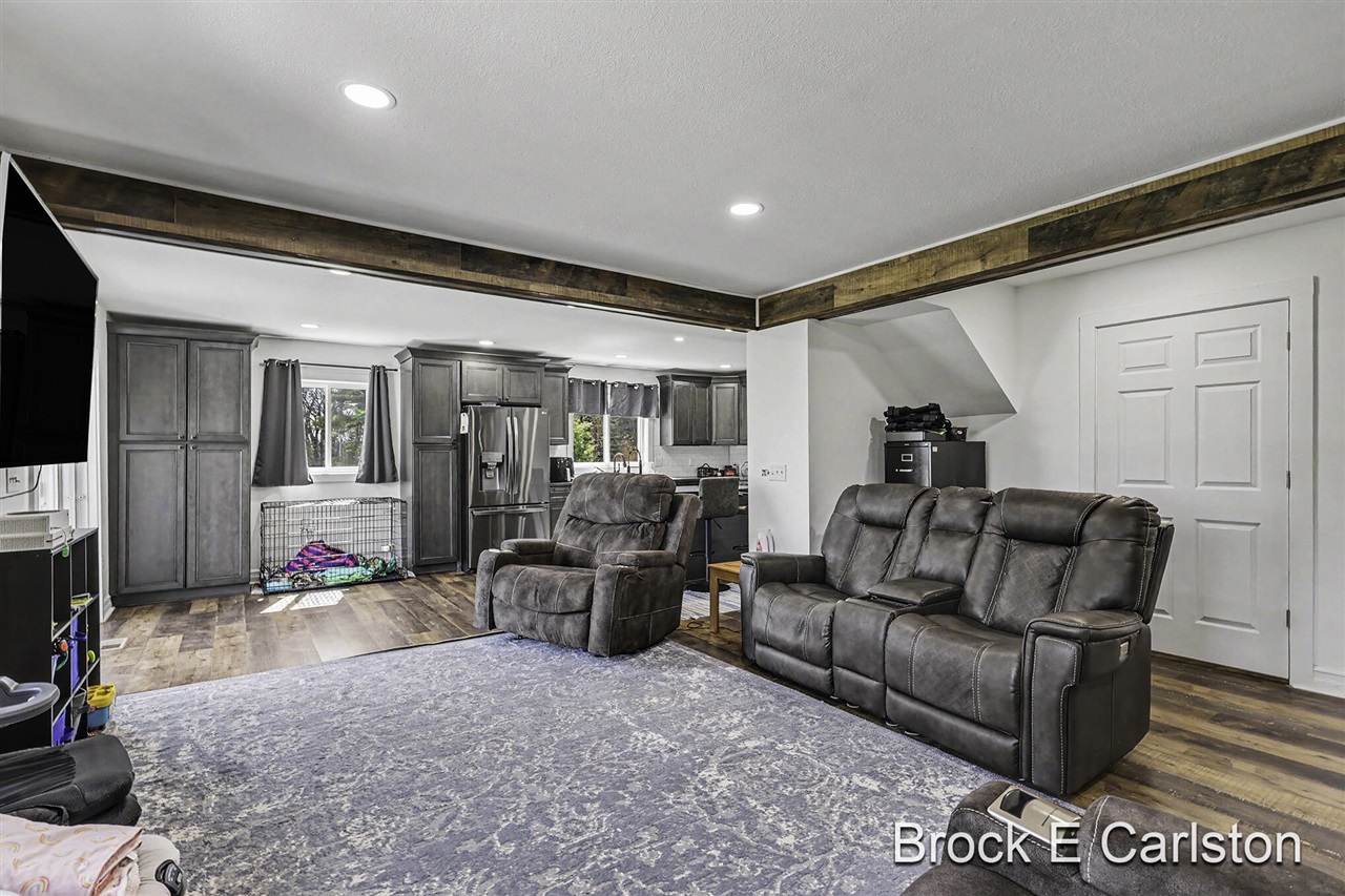 3233 Becker Road Muskegon, MI 49445 - Photo 7 of 55