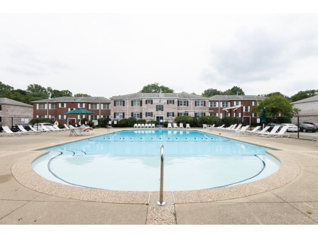 141 Lake Shore Road, Unit 1 Boston, MA 02135 - Photo 21 of 24