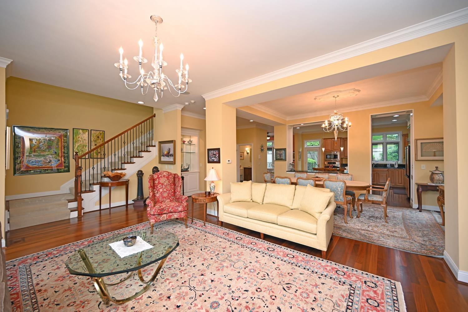 1156 Riverside Drive Cincinnati, OH 45202 - Photo 10 of 50 Gallery Image 10