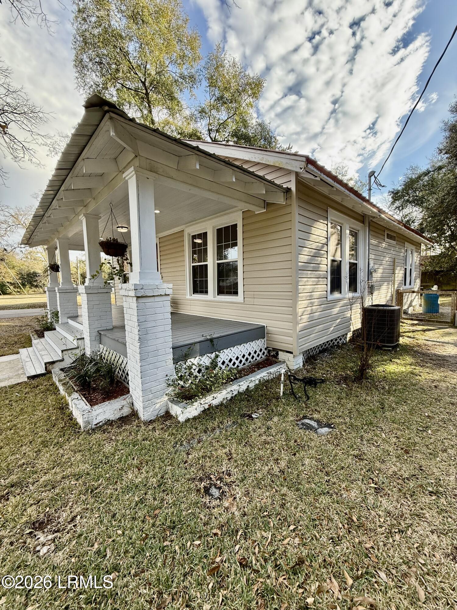 402 2nd Avenue Ridgeland, SC 29936 - Photo 4 of 25 IMG_5764