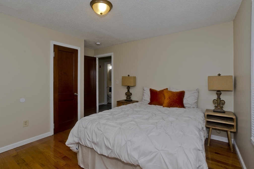 23 Mary Street Springfield, MA 01118 - Photo 13 of 36