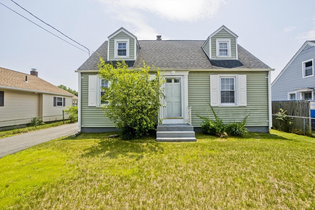 23 Mary Street Springfield, MA 01118 - Photo 2 of 36