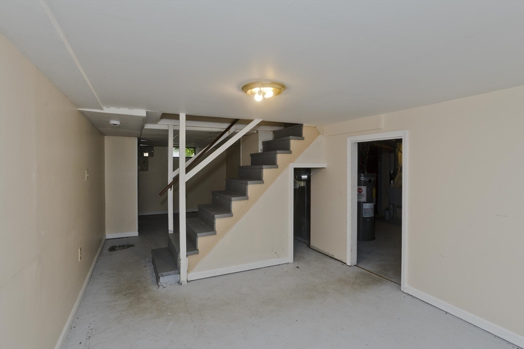 23 Mary Street Springfield, MA 01118 - Photo 27 of 36