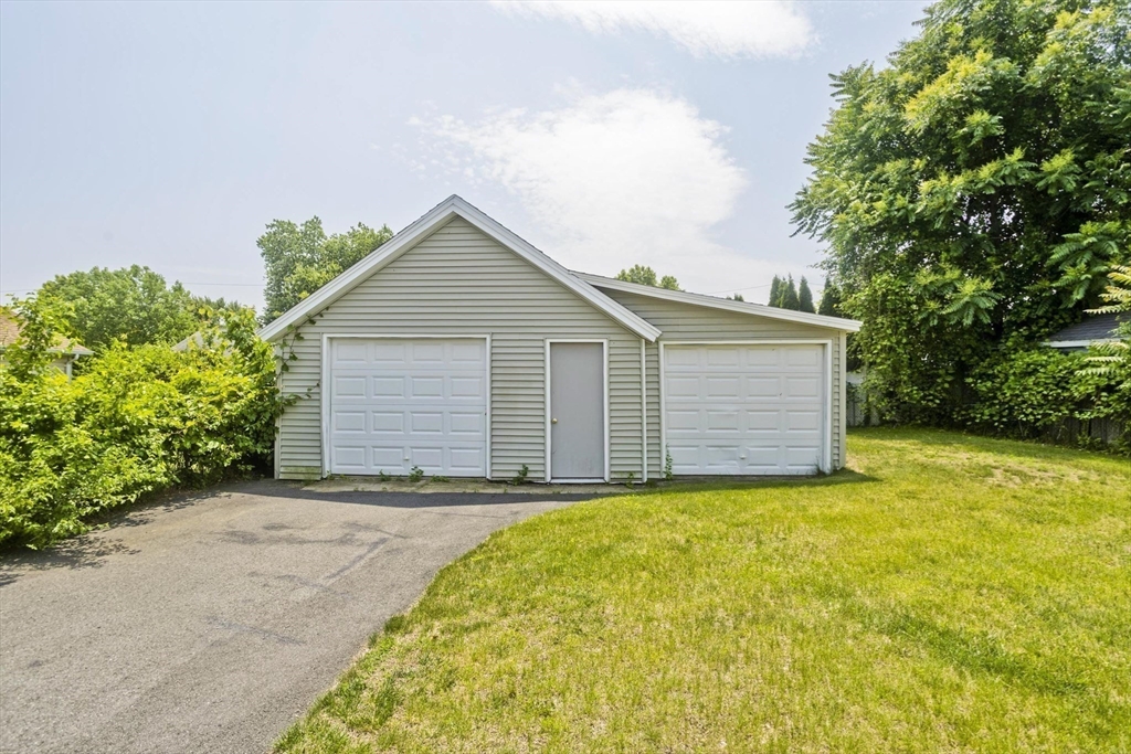 23 Mary Street Springfield, MA 01118 - Photo 34 of 36