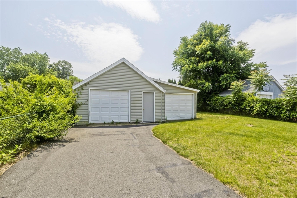 23 Mary Street Springfield, MA 01118 - Photo 35 of 36