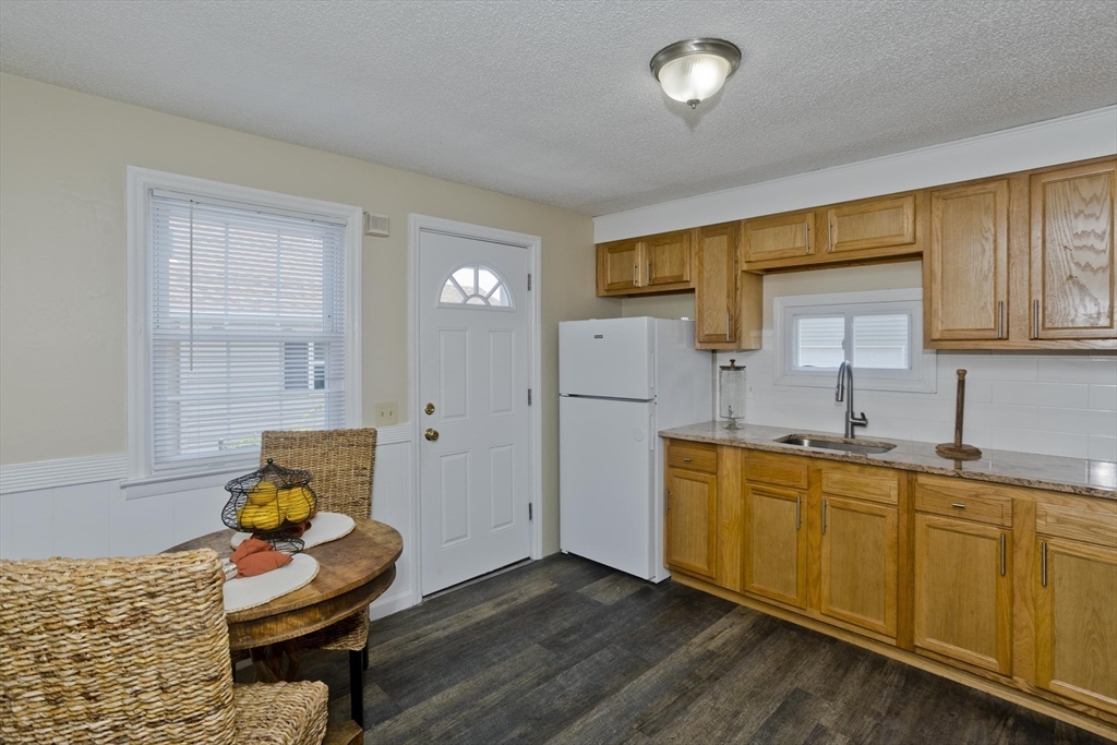 23 Mary Street Springfield, MA 01118 - Photo 7 of 36