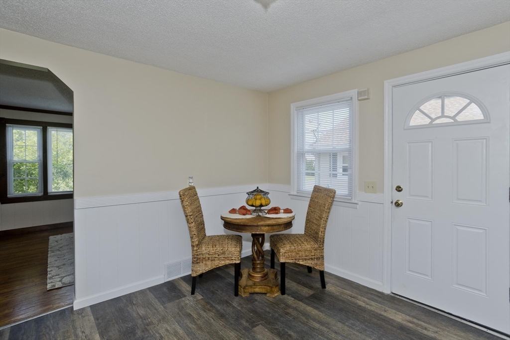 23 Mary Street Springfield, MA 01118 - Photo 10 of 36