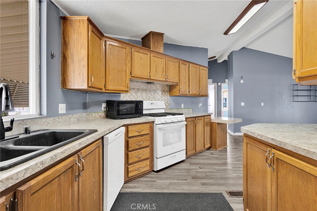 20843 Waalew Road, Unit C6 Apple Valley, CA 92307 - Photo 17 of 39
