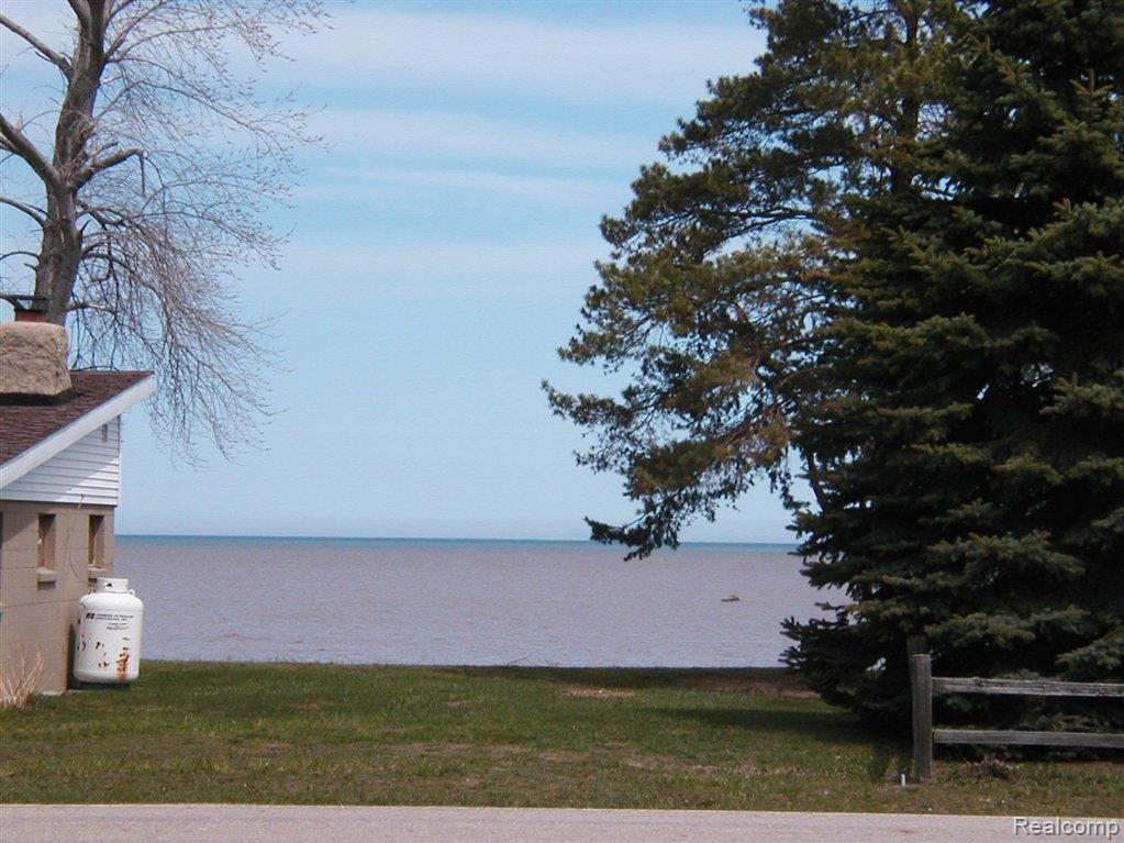 7617 Lighthouse 001.jpg
