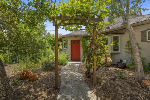 $1,599,000 | 66 Taormina Lane, Ojai, CA 93023