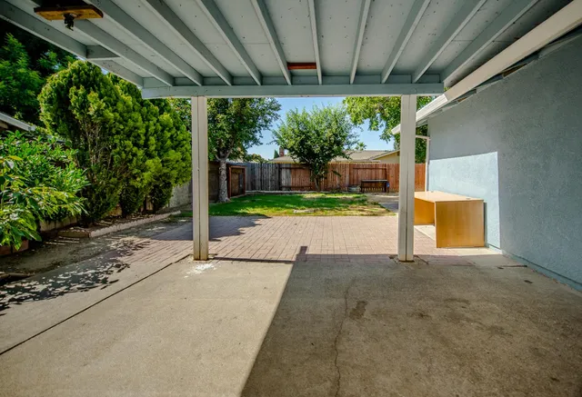 a view of a couches in front of a house