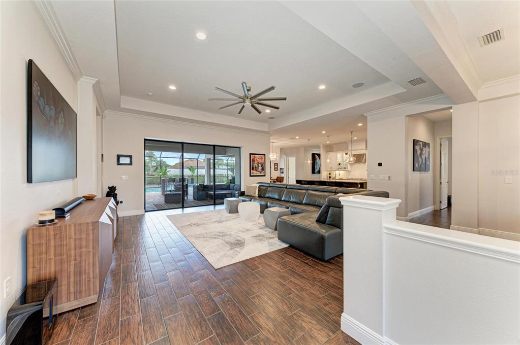 544 Fore Drive Bradenton, FL 34208 - Photo 7 of 95