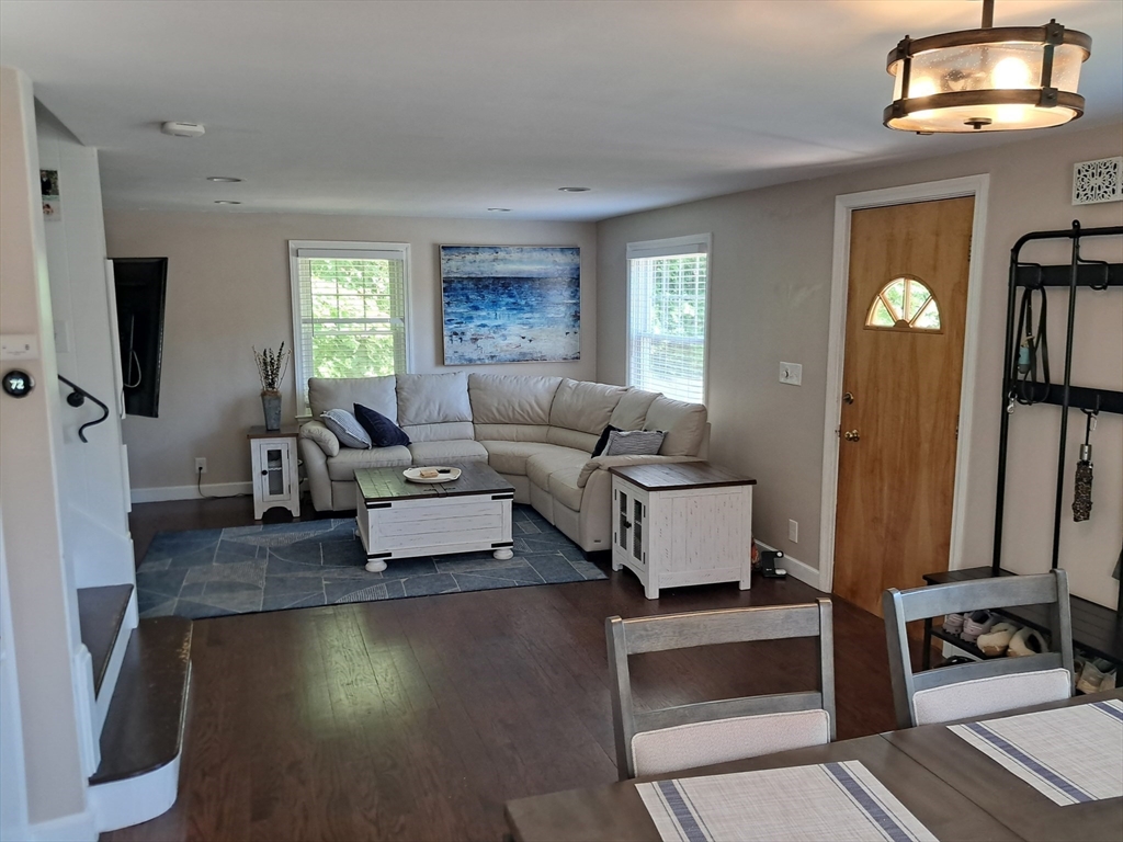 116 Parker Road Wakefield, MA 01880 - Photo 6 of 31