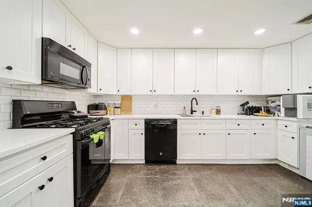 $799,000 | 1018 Palisade Avenue, Unit 7, Fort Lee, NJ 07024